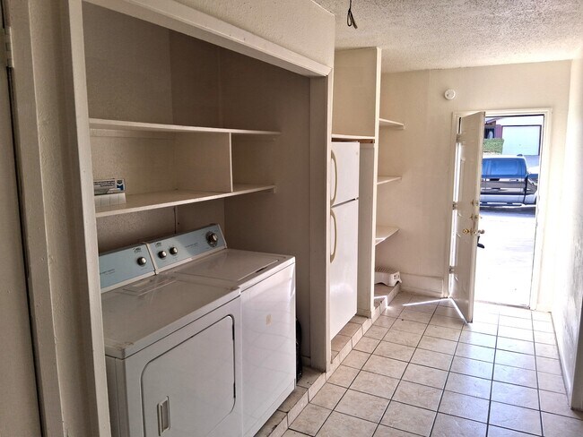 Building Photo - 1701 Lenox Ave