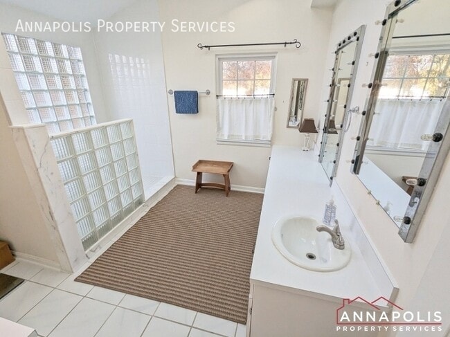 Building Photo - 708 Harness Creek View Dr