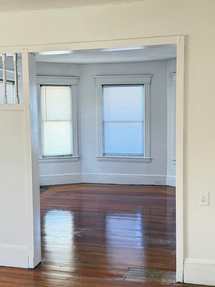 Building Photo - 30 Albemarle St