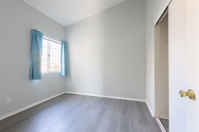 Building Photo - West Lancaster4 bedroom + bonus room