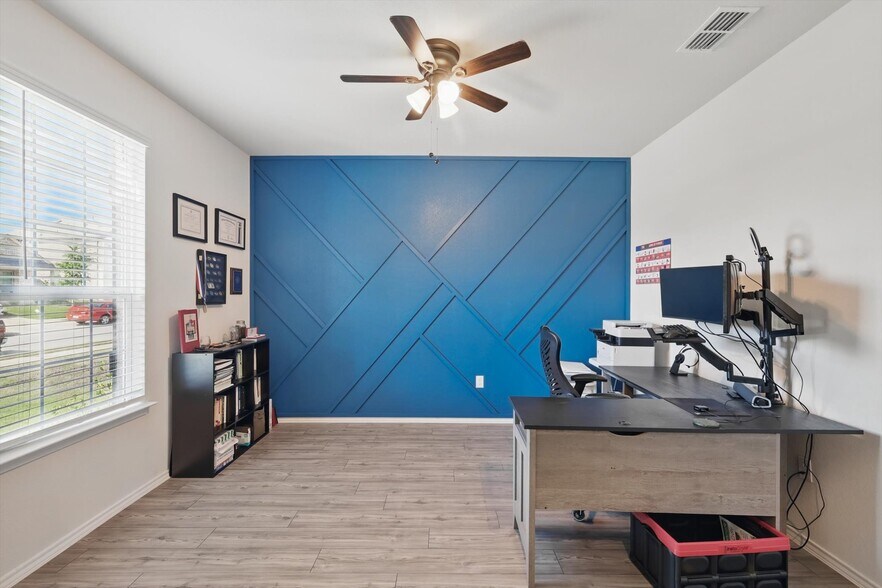 Building Photo - 802 Feldspar Way