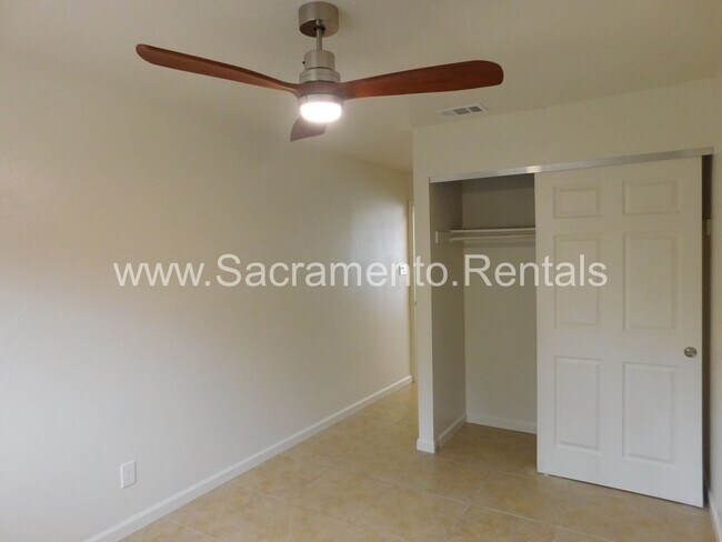 Building Photo - 101 Kennelford Cir