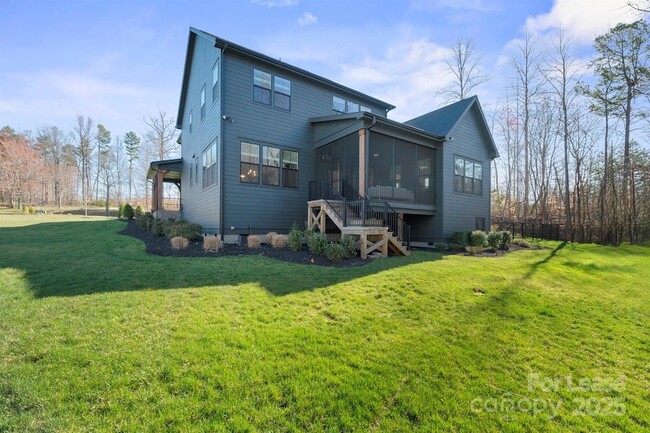 Building Photo - 180 Twin Sisters Ln