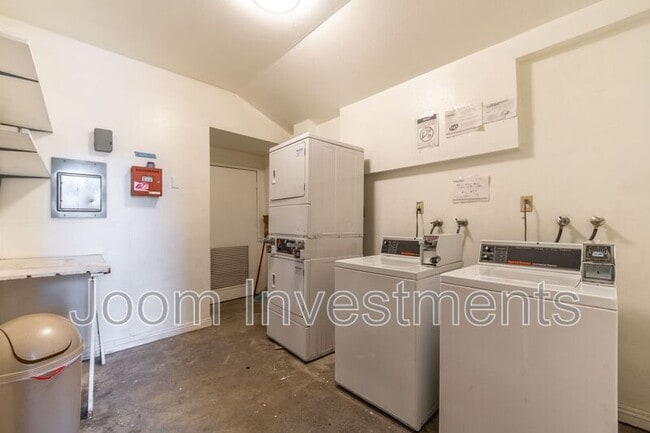 Building Photo - 1527 S Palm Ave