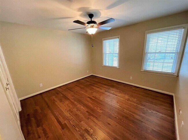 Building Photo - 1150 Falstaff Dr