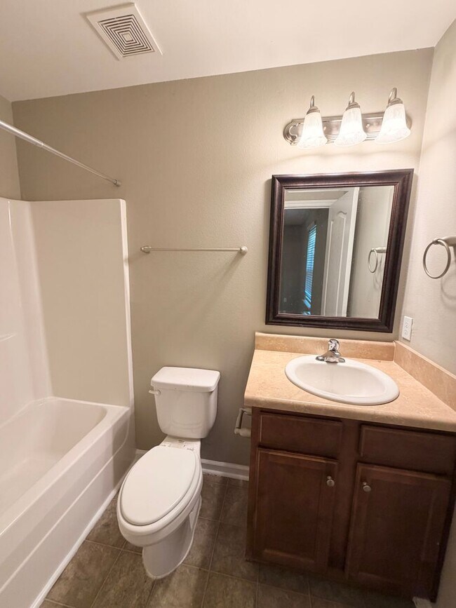 Building Photo - Modern 3/3 Condo | Prime Tallahassee Location