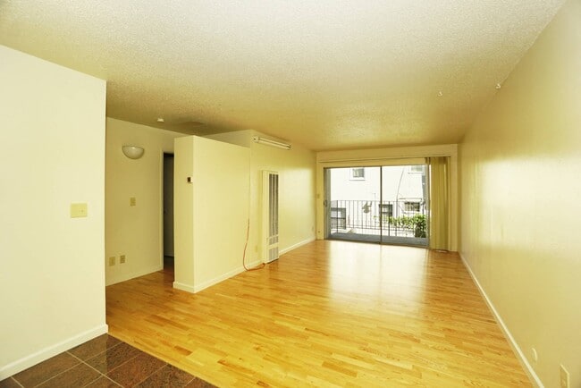 Floorplan - 2015 Haste St.