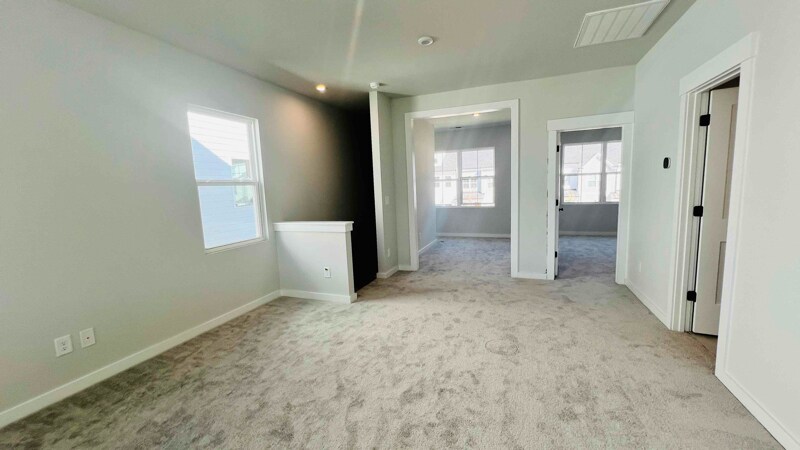 Building Photo - 9505 Munsing Dr