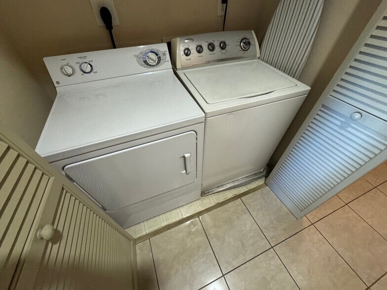 Building Photo - 488 E Ocean Blvd