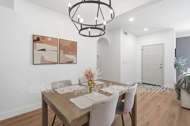 Building Photo - 9708-9708 E Vía Linda