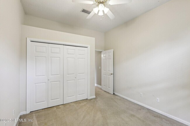 Building Photo - 2260 Harbor Lake Dr
