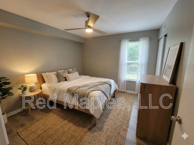 Building Photo - 332 Villa Dr