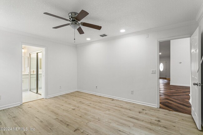 Building Photo - 8621 Goodbys Trace Dr