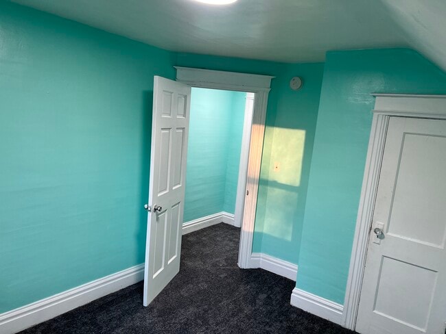 Bedroom - 17 Superior Ter