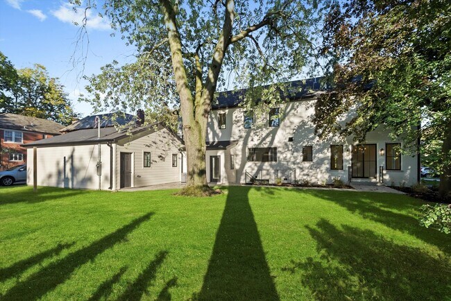 Building Photo - 1037 Belleforte Ave