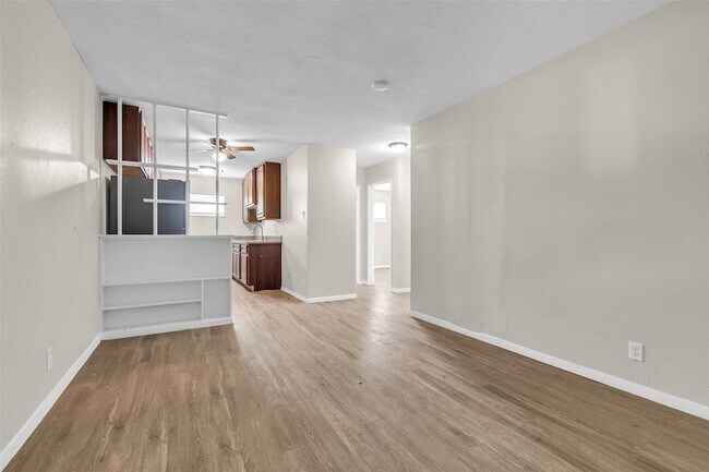 Building Photo - 4706 Yellowstone Blvd