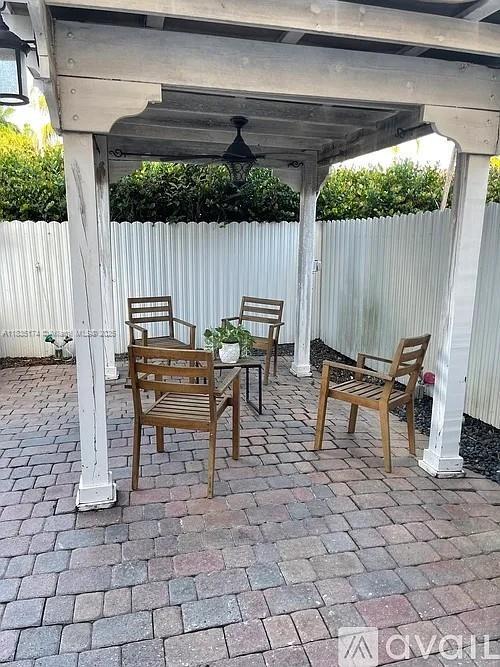 Building Photo - 977 SW 147th Ct