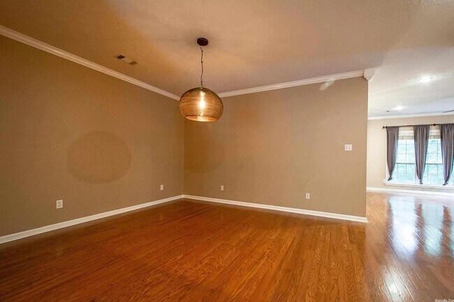 Building Photo - 20 Bouresse Dr