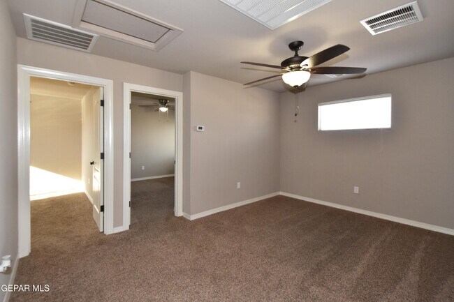 Building Photo - 300 Saltford Pl