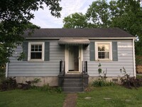 Building Photo - Cute Cottage in Convenient Location off Th...