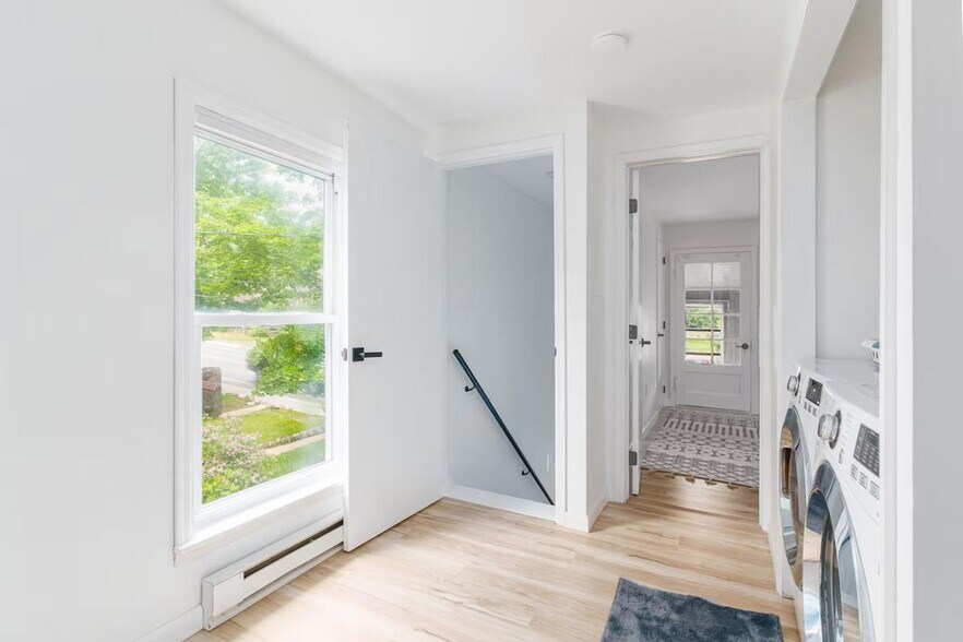 Building Photo - 10904 NY-73 Scenic