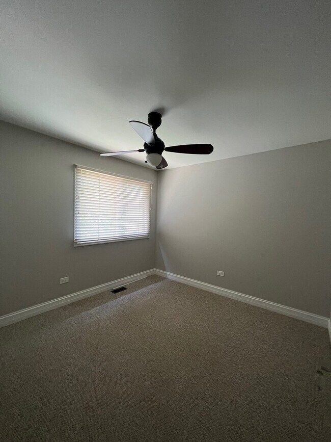 Building Photo - 1467 Chippewa Trail