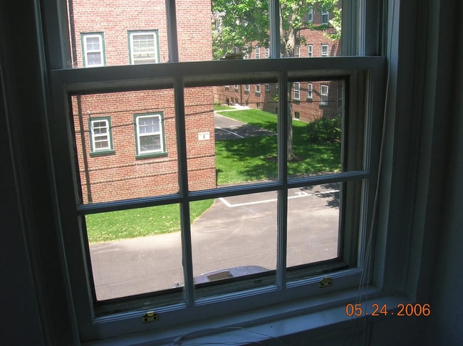 Building Photo - 734 North Terrace