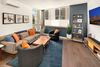 Building Photo - 208 16th Ave