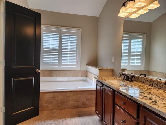 Building Photo - 5708 Pine Oak Dr NW