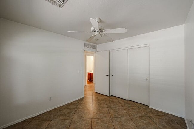 Building Photo - 4 BED 2.5 BATH, 2200+ SFT IN CAMELBACK RANCH, PHOENIX