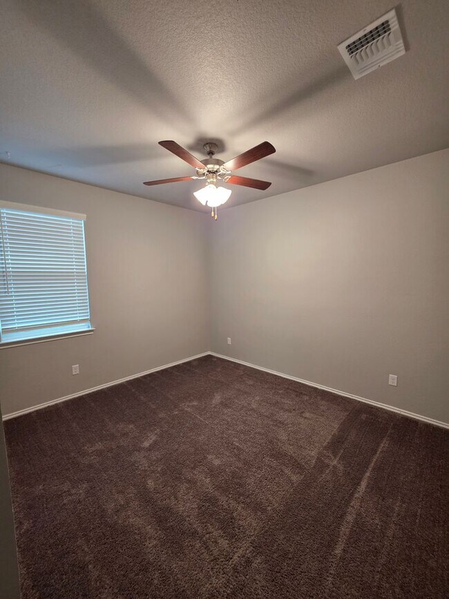 Building Photo - 3 Bedroom / 2 Bathroom Townhome – Copperas Cove - MOVE IN READY