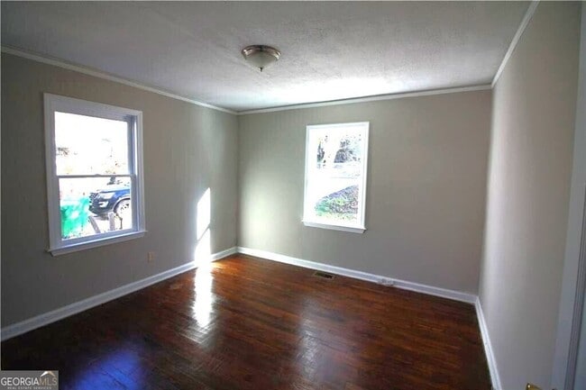 Building Photo - 1040 Shepherds Ln NE