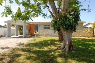 Building Photo - 21 NE 57th Ct