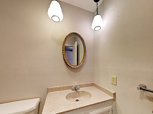 Building Photo - No Application Fee* Plus $250 Off First & ...