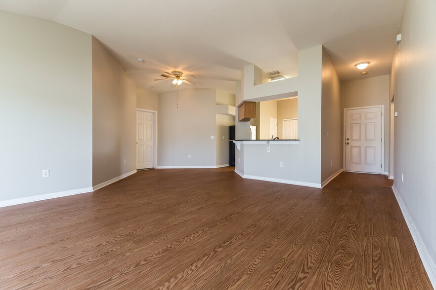 Building Photo - 12008 Butler Woods Cir