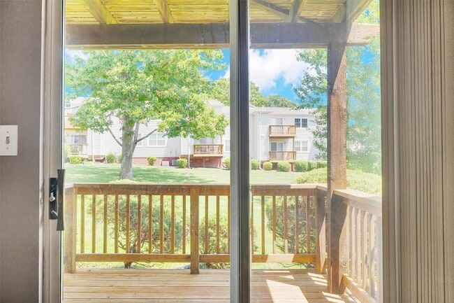 Building Photo - 1512 Oriole Ln