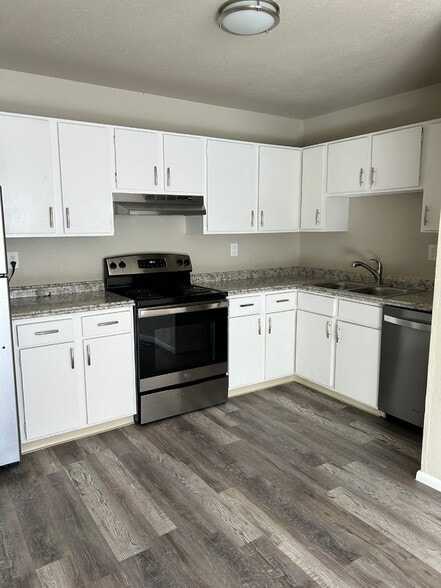 Building Photo - 4311 Lashelle Ave