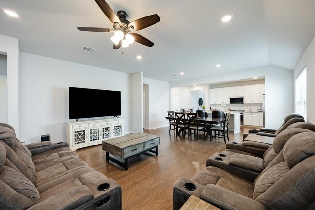 Building Photo - 2021 Cartway Ct