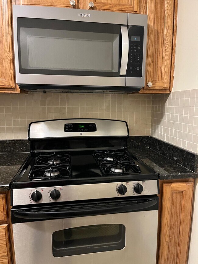 Kitchen - 212 Prospect Ave