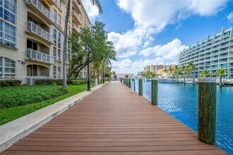 Building Photo - 3001 NE 185th St