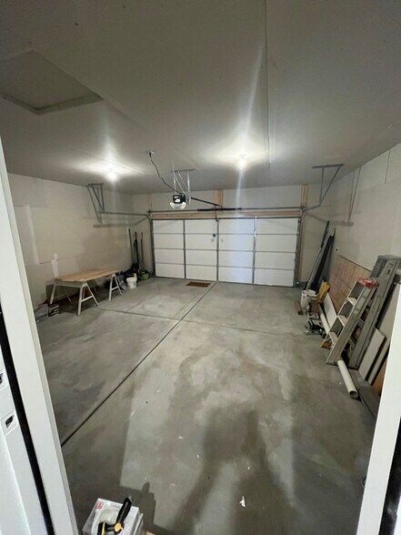 Building Photo - 467 E Laporte Pl