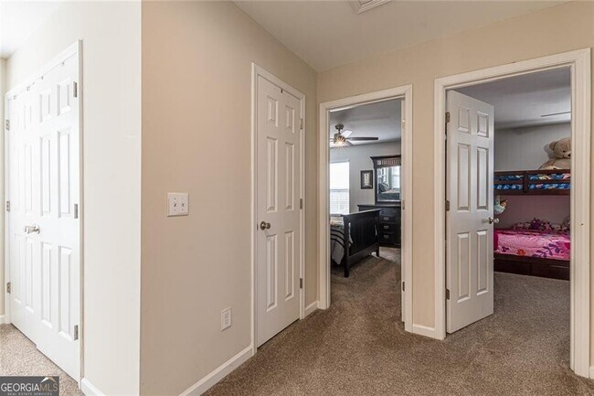 Building Photo - 585 Sable View Ln