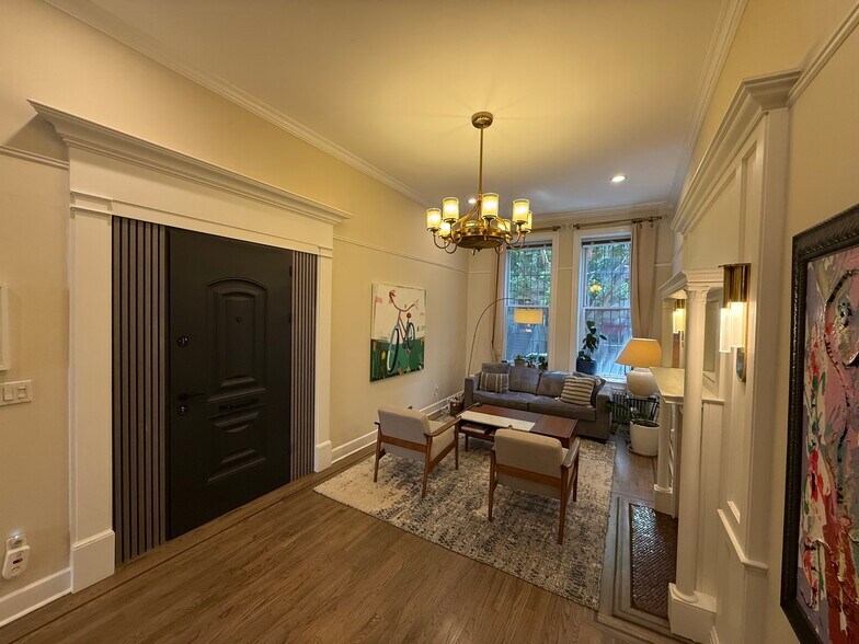 Building Photo - 149 W 120th St
