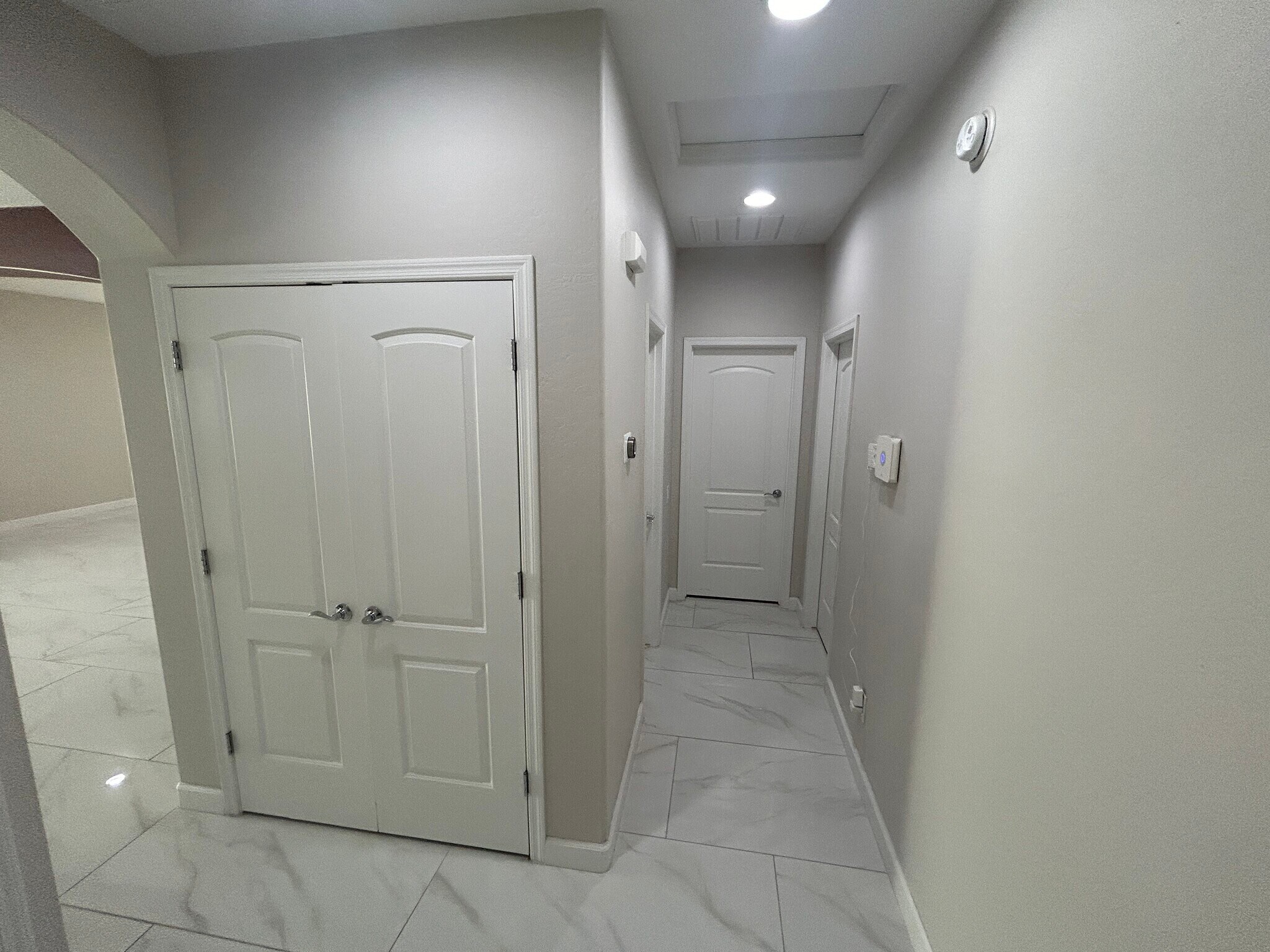 Building Photo - 10765 W Avenida del Rey