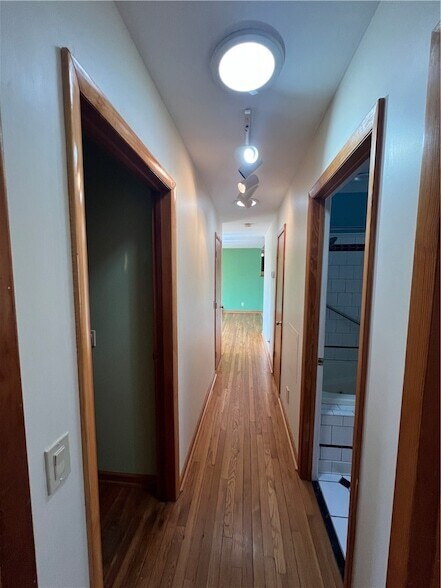 Building Photo - 340 Campbell Rd