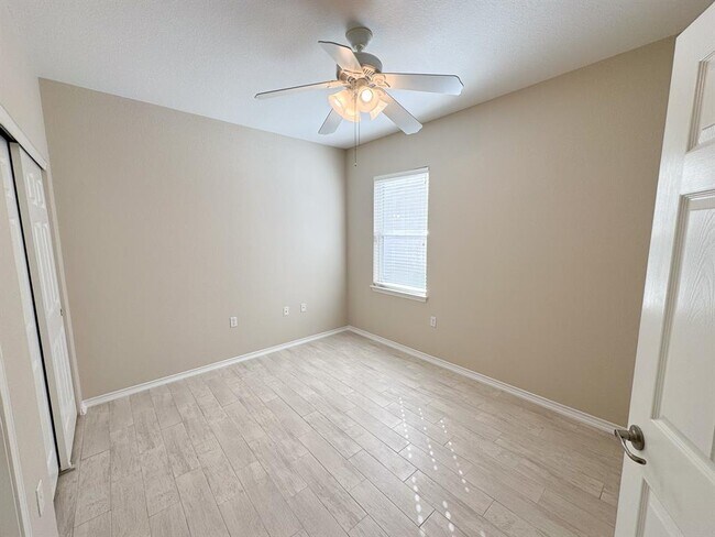 Building Photo - 100 Sunbird Ct