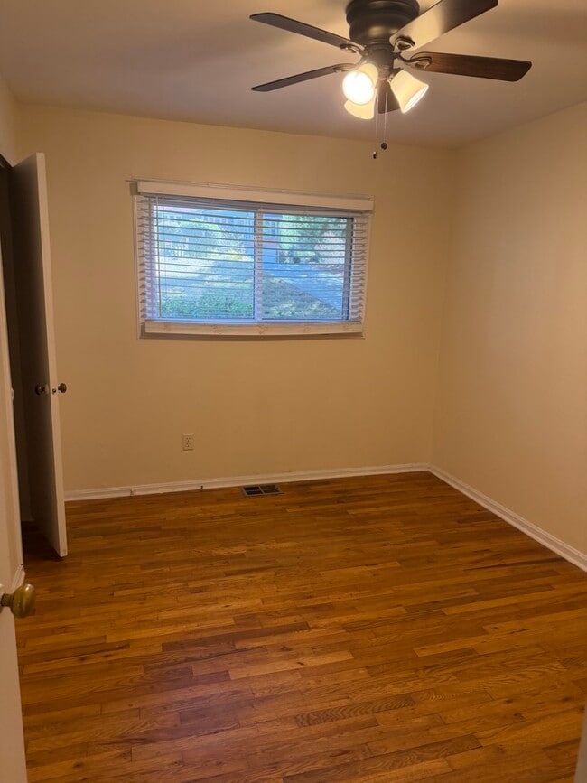 Building Photo - 1068 Palafox Dr NE