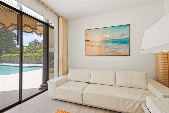 Building Photo - 5304 Woodlands Blvd