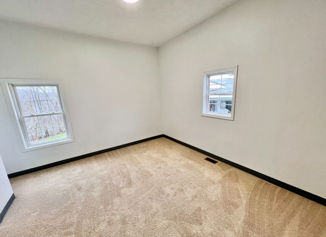 Building Photo - 112 14th St