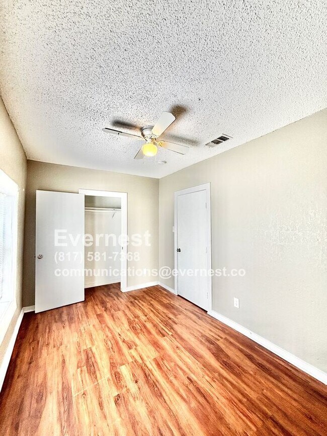 Building Photo - 3-Bedroom, 2-Bath Home with Front Patio in...